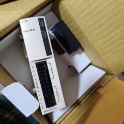 Schneider Electric TM2DMM8DRT Plc