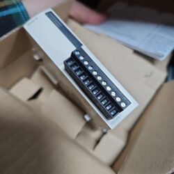 SCHNEIDER ELECTRIC TM2DAI8DT Modicon PLC MODULE