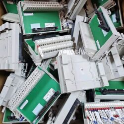 Allen BRADLEY 1492-IFM40F SER. A PLC  BASE