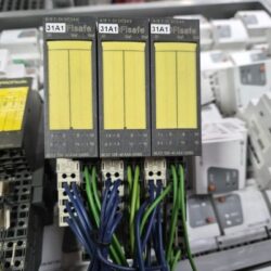 Siemens 6ES7138-4FA04-0AA0 6ES7 138-4FA04-0AA0 ET200S Simatic PLC SAFETY MODULE